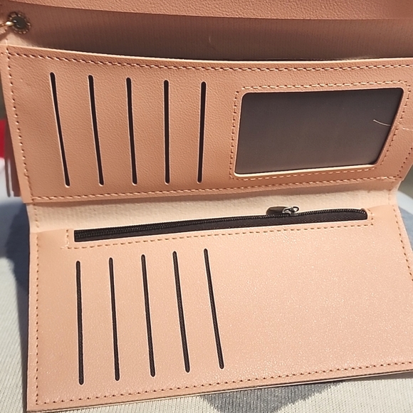 Pink Wallet - Picture 3 of 6